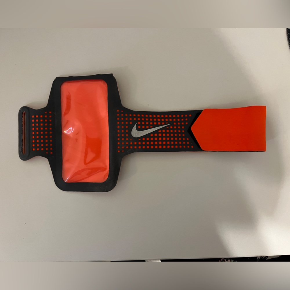 Nike Pro IPhone running Case Arm band